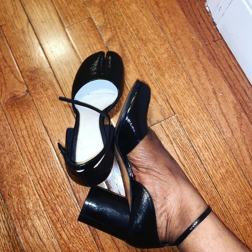 ⭐️SOLD⭐️Black Patent Margiela Tabi Mary Janes